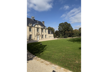 DANIEL MOQUET - Franchise - Salle de presse - Amsterdam Communication