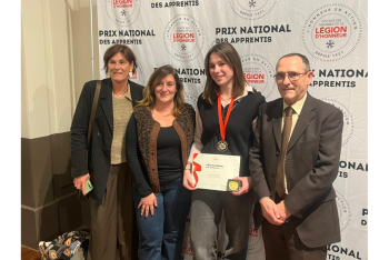 DANIEL MOQUET - Formation et enseignement - Salle de presse - Amsterdam Communication